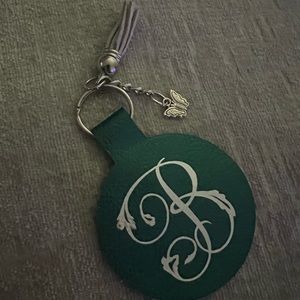 Keychain : B initial with butterfly charm